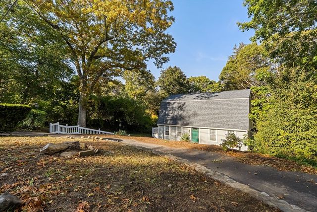 17 Sunrise Ave, Plymouth, MA 02360