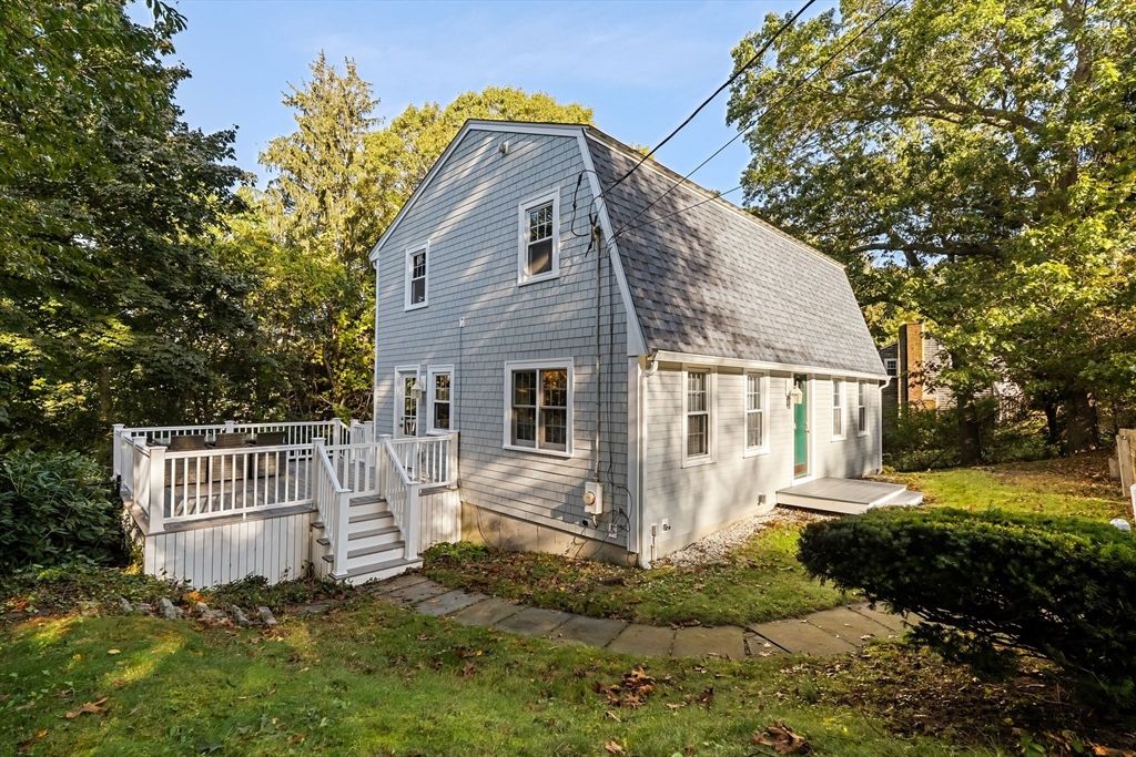 17 Sunrise Ave, Plymouth, MA 02360