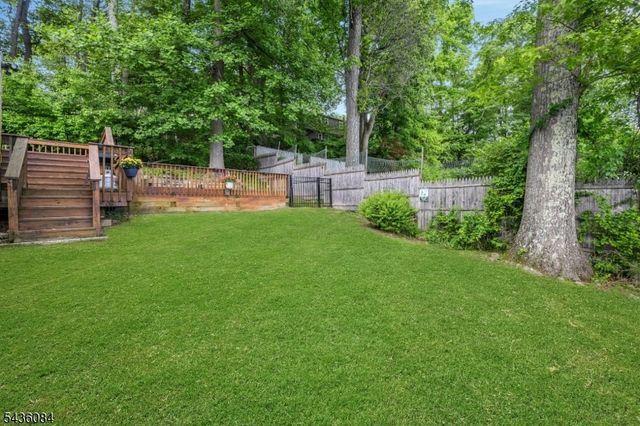 3 South Hillside Dr, Mount Olive Twp., NJ 07828
