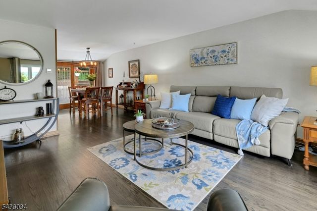3 South Hillside Dr, Mount Olive Twp., NJ 07828