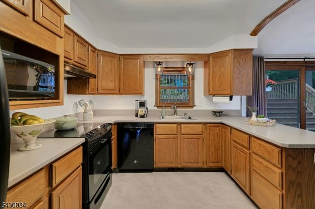 3 South Hillside Dr, Mount Olive Twp., NJ 07828