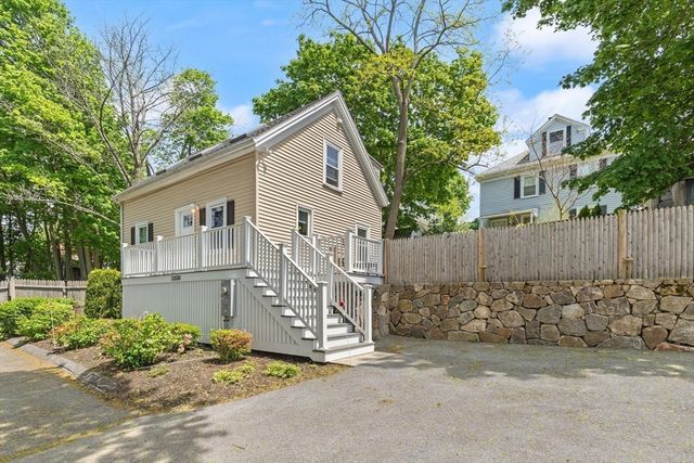 335-R Cabot St, Beverly, MA 01915