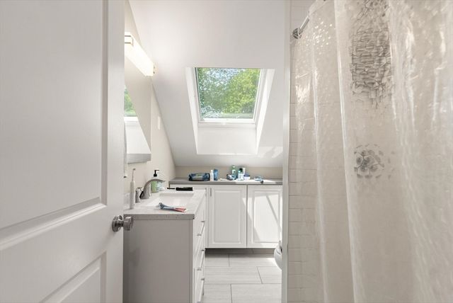 335-R Cabot St, Beverly, MA 01915