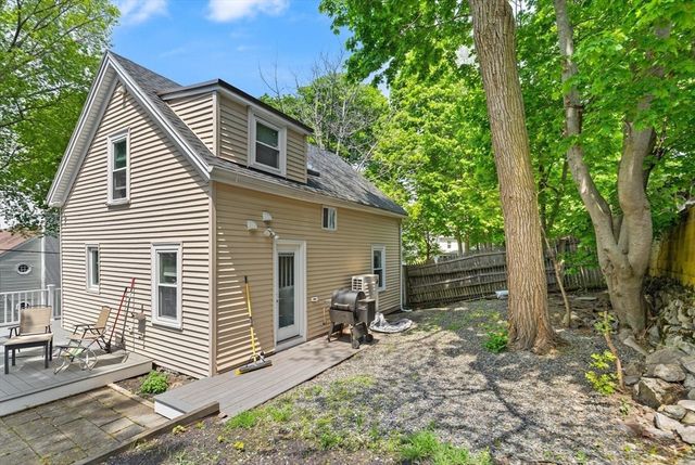 335-R Cabot St, Beverly, MA 01915