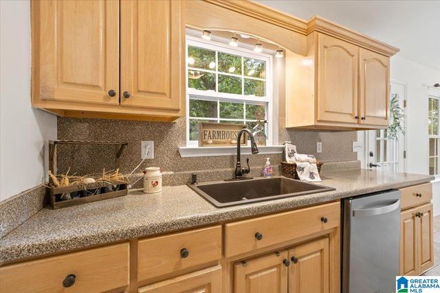 1095 DEANS FERRY ROAD, Hayden, AL 35079