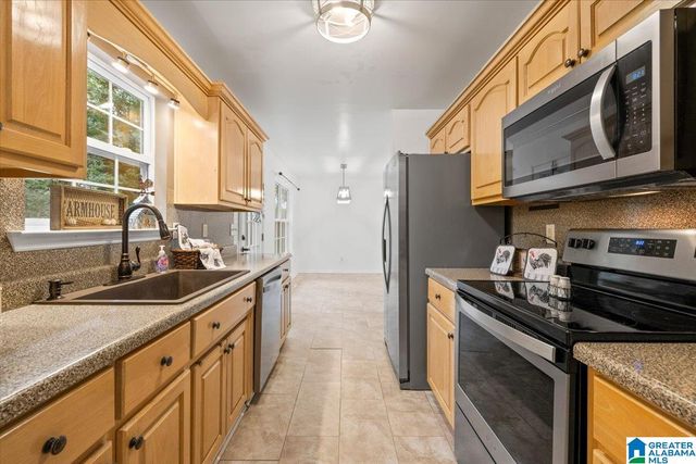 1095 DEANS FERRY ROAD, Hayden, AL 35079