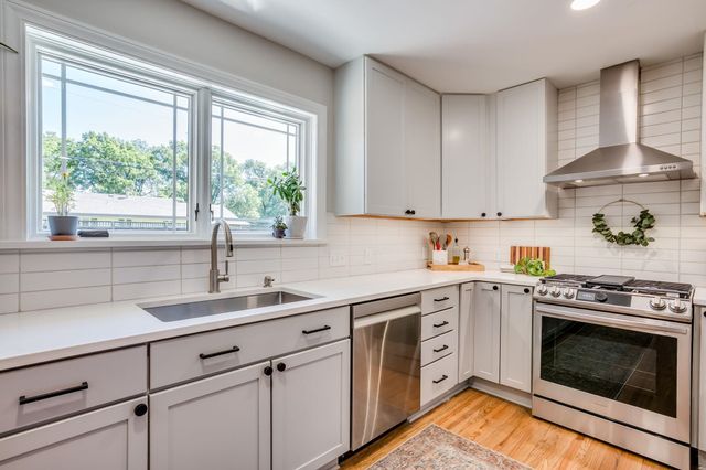 304 S Courtleigh Drive, Wichita, KS 67218