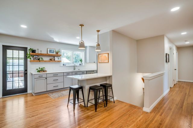 304 S Courtleigh Drive, Wichita, KS 67218