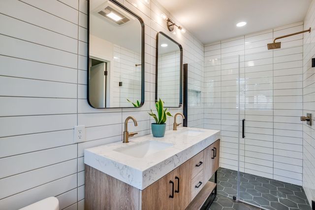 304 S Courtleigh Drive, Wichita, KS 67218