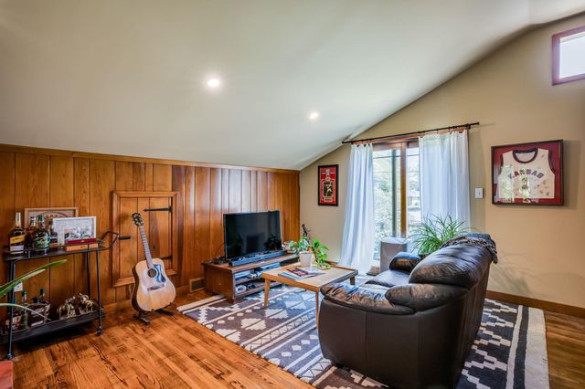 304 S Courtleigh Drive, Wichita, KS 67218