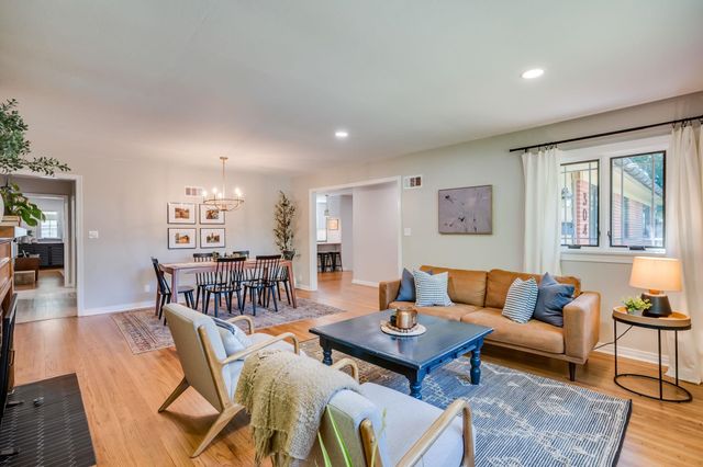 304 S Courtleigh Drive, Wichita, KS 67218