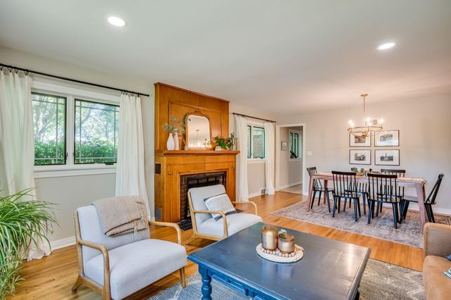 304 S Courtleigh Drive, Wichita, KS 67218