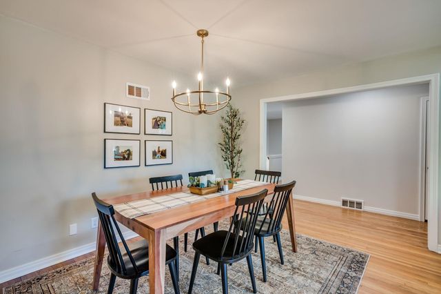 304 S Courtleigh Drive, Wichita, KS 67218