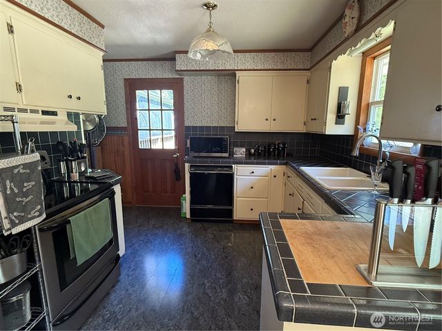 1329 State Route 4, Naselle, WA 98638