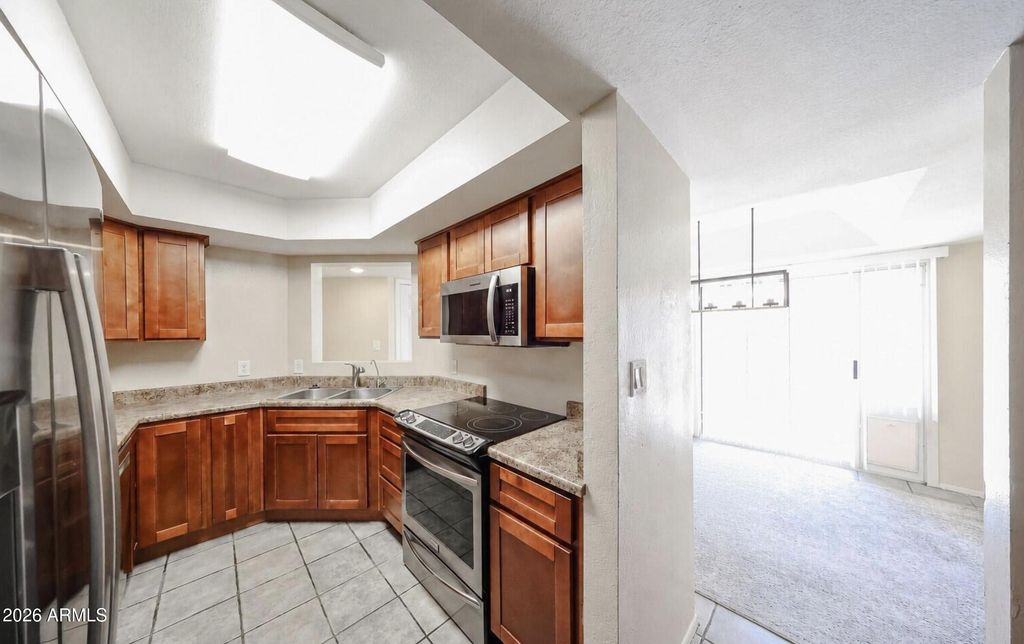 9223 N 47TH Court, Glendale, AZ 85302 — photo 3
