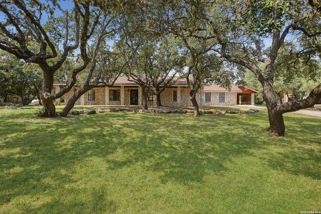 104 Rusty Ln, Boerne, TX 78006