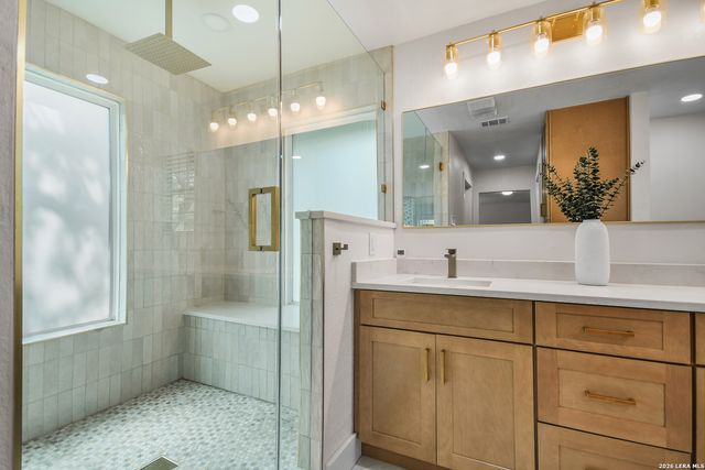 104 Rusty Ln, Boerne, TX 78006