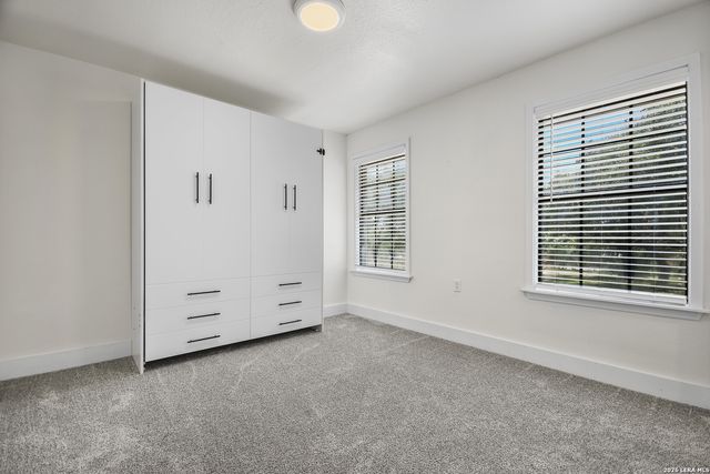 104 Rusty Ln, Boerne, TX 78006
