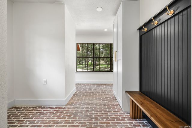 104 Rusty Ln, Boerne, TX 78006
