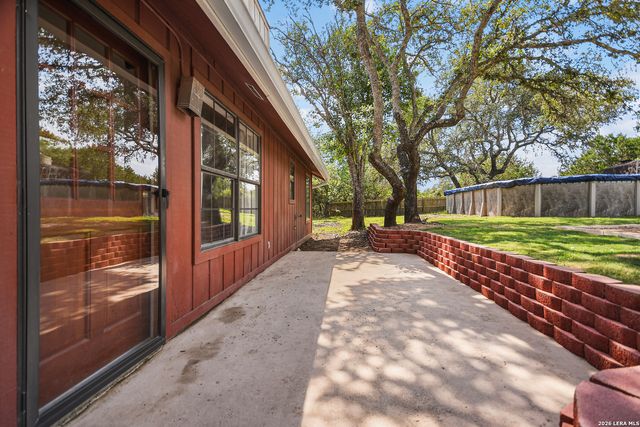 104 Rusty Ln, Boerne, TX 78006