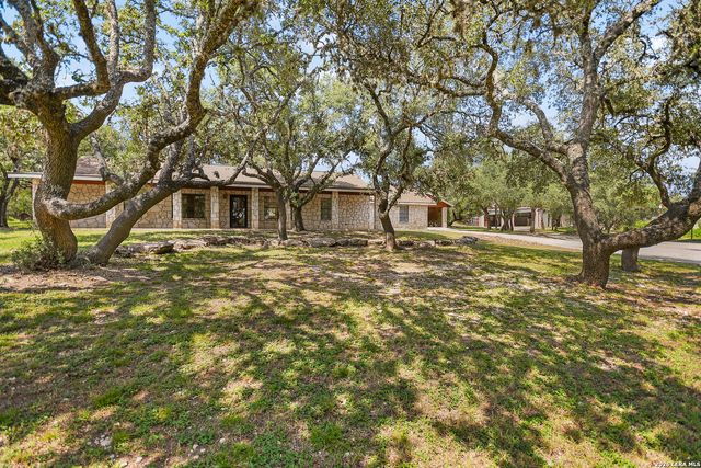 104 Rusty Ln, Boerne, TX 78006
