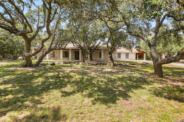 104 Rusty Ln, Boerne, TX 78006