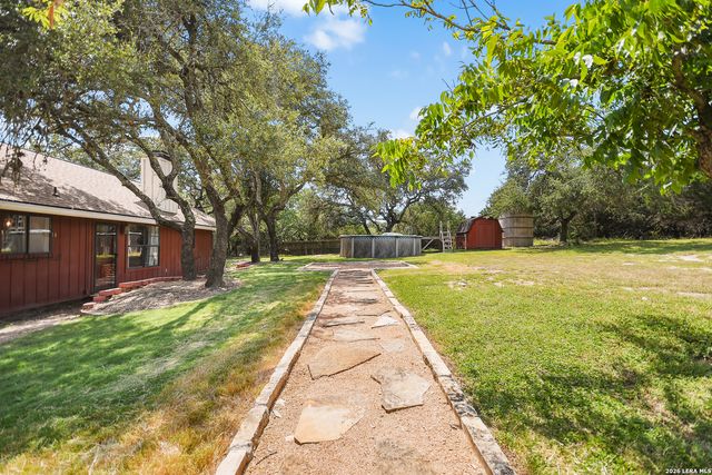 104 Rusty Ln, Boerne, TX 78006