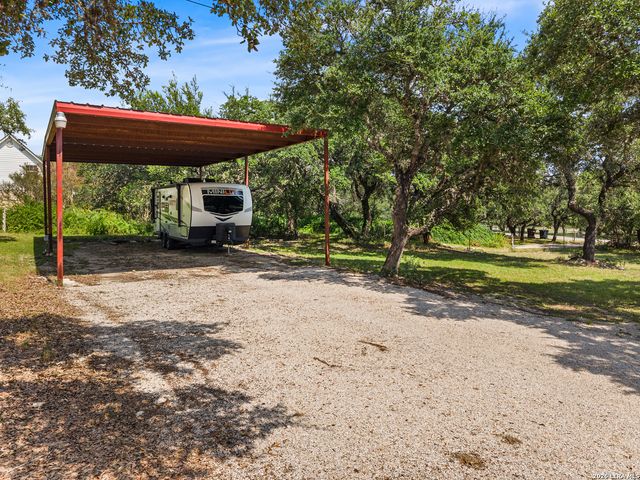 104 Rusty Ln, Boerne, TX 78006