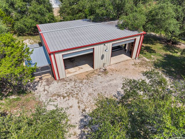 104 Rusty Ln, Boerne, TX 78006