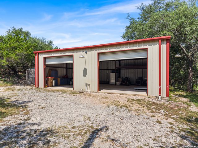 104 Rusty Ln, Boerne, TX 78006
