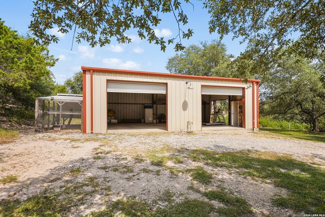 104 Rusty Ln, Boerne, TX 78006