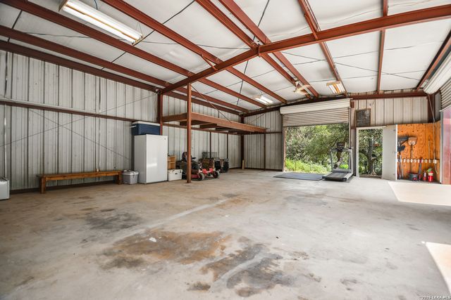 104 Rusty Ln, Boerne, TX 78006