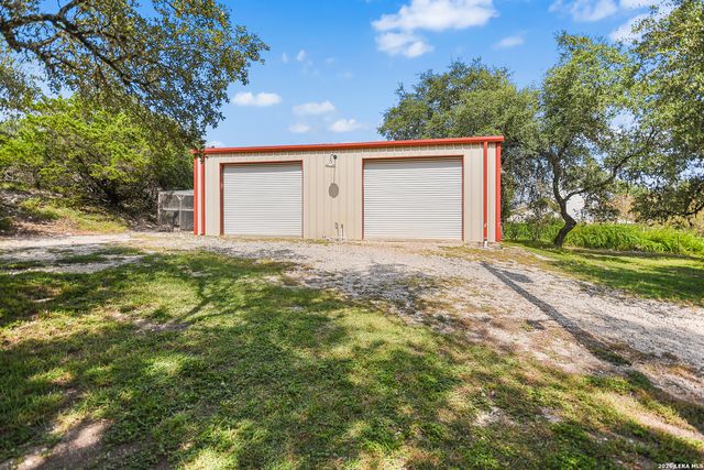 104 Rusty Ln, Boerne, TX 78006