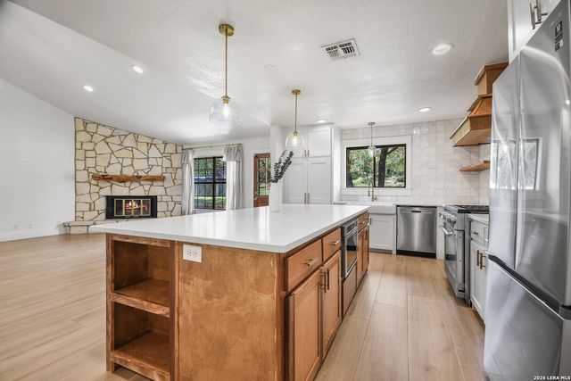 104 Rusty Ln, Boerne, TX 78006