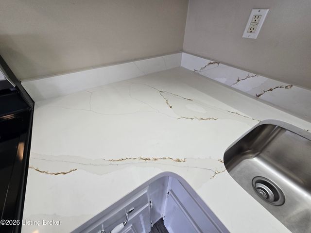 214 Alpha Ave, Louisville, KY 40218