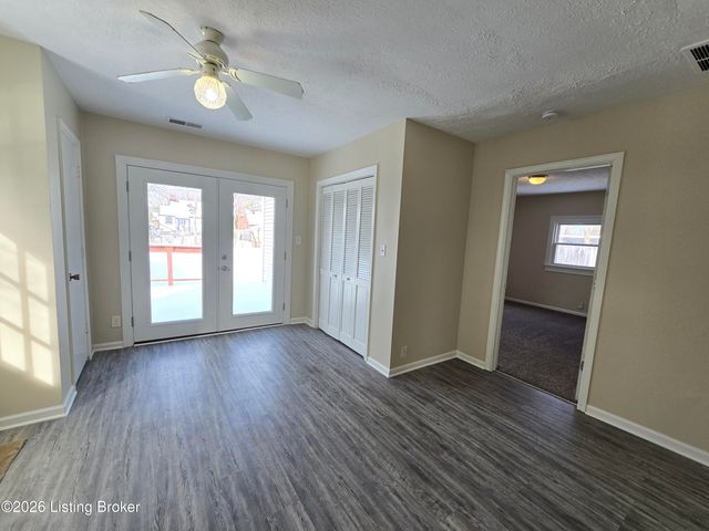 214 Alpha Ave, Louisville, KY 40218