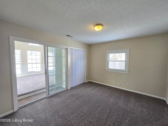 214 Alpha Ave, Louisville, KY 40218