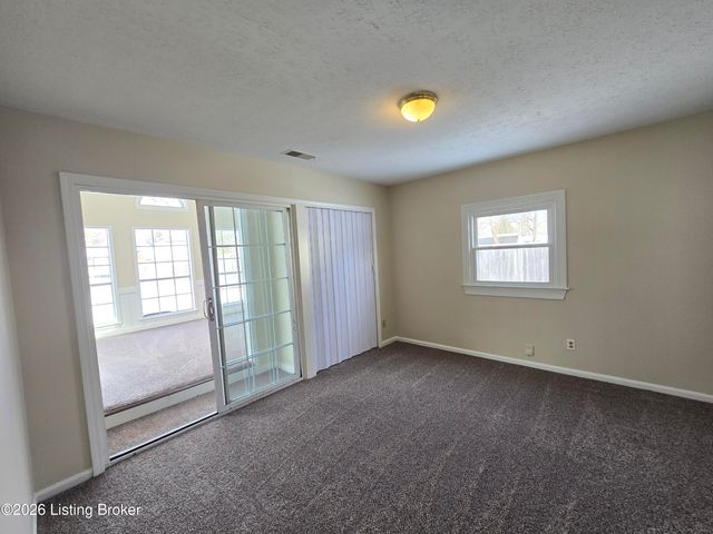 214 Alpha Ave, Louisville, KY 40218