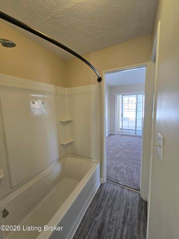 214 Alpha Ave, Louisville, KY 40218