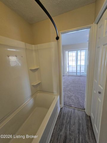 214 Alpha Ave, Louisville, KY 40218