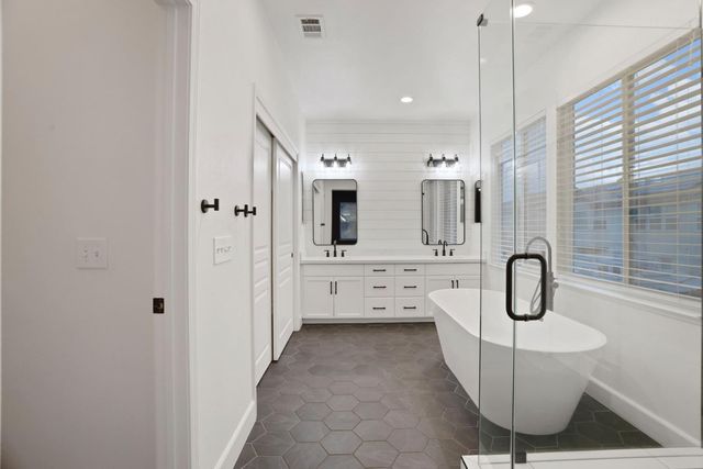 10816 Merritt Dr, Stockton, CA 95219