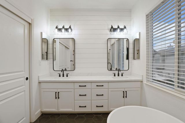 10816 Merritt Dr, Stockton, CA 95219