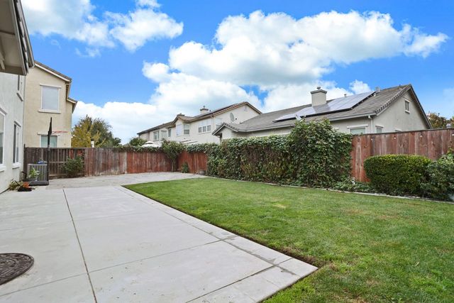 10816 Merritt Dr, Stockton, CA 95219