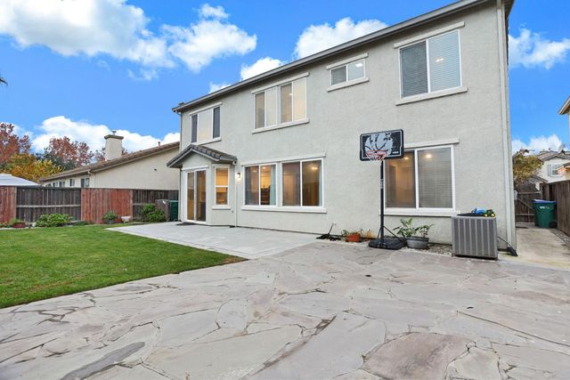 10816 Merritt Dr, Stockton, CA 95219