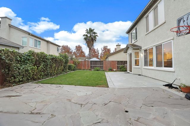 10816 Merritt Dr, Stockton, CA 95219