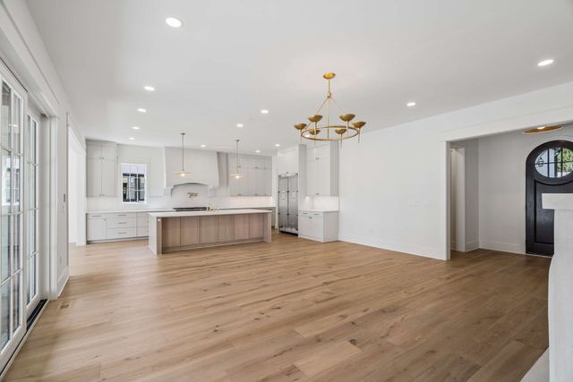 5448A Franklin Pike Cir, Brentwood, TN 37027