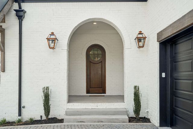 5448A Franklin Pike Cir, Brentwood, TN 37027