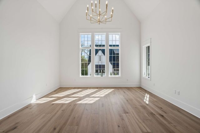 5448A Franklin Pike Cir, Brentwood, TN 37027