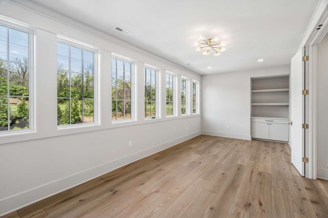 5448A Franklin Pike Cir, Brentwood, TN 37027