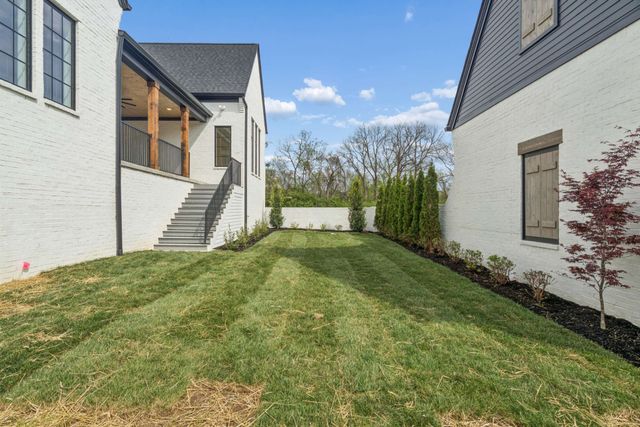 5448A Franklin Pike Cir, Brentwood, TN 37027